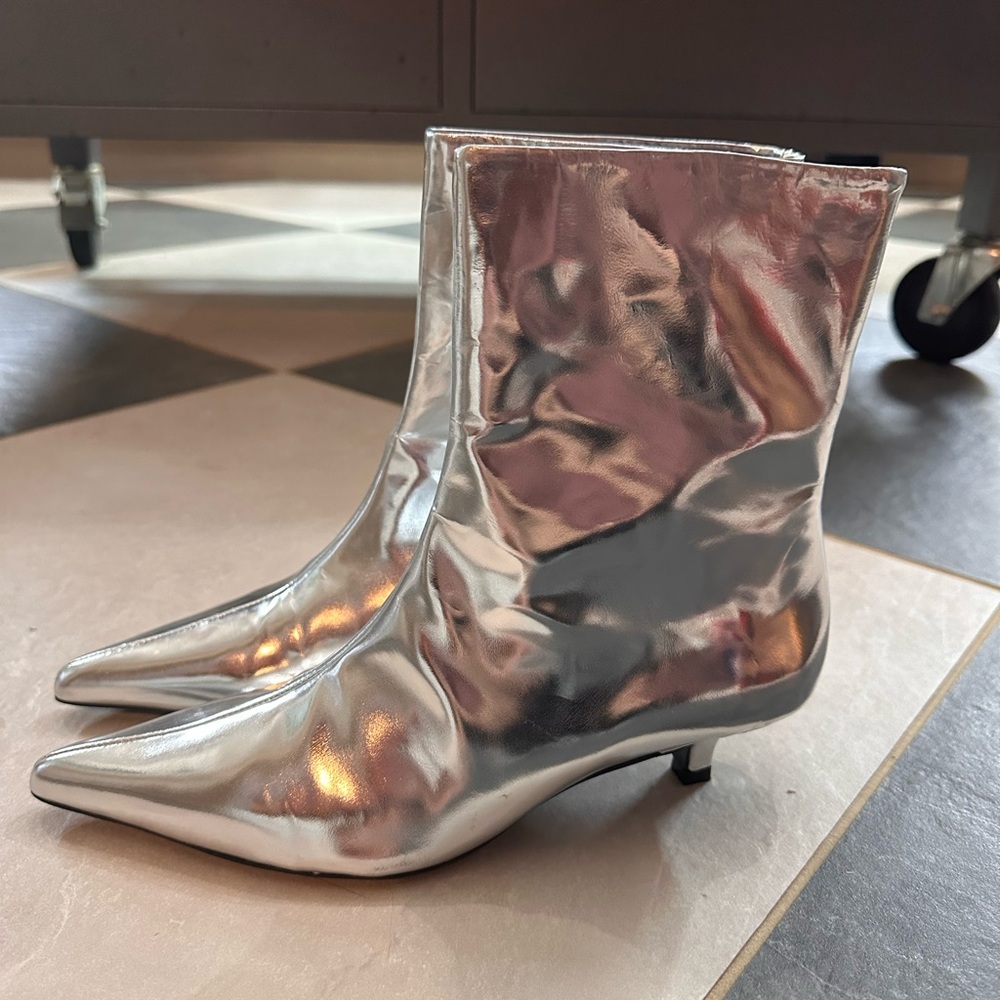 NWOT Zara Metallic Silver Kitten Heeled Boots